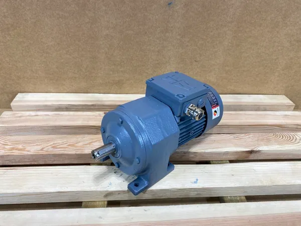 motoreduktor / przekładnia 0,18kW 36obr. 3fazowy HAMULEC SEW