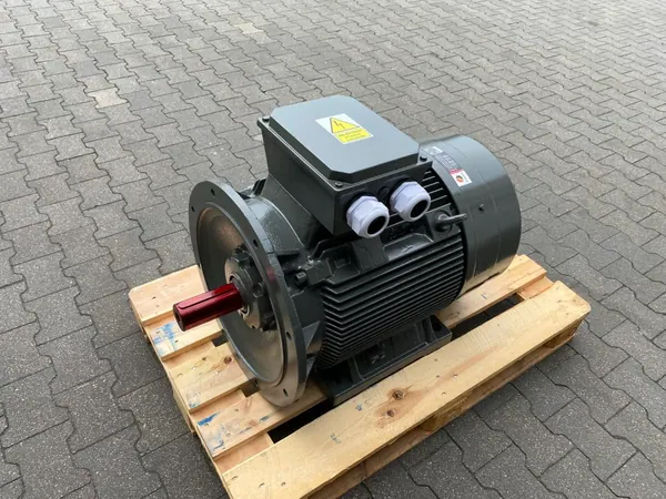 silnik elektryczny 37kW 985obr. 3fazowy IE2 B35