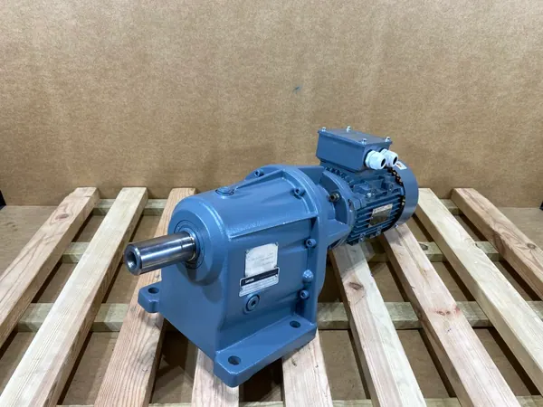 Motoreduktor / przekładnia 1,5kW 25obr. Lenze - zdjęcie 1