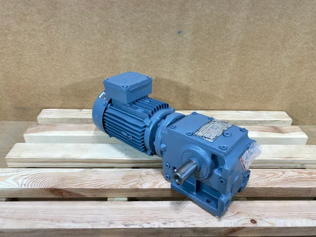 Motoreduktor / przekładnia 0,75kW 28obr. 3fazowy SEW