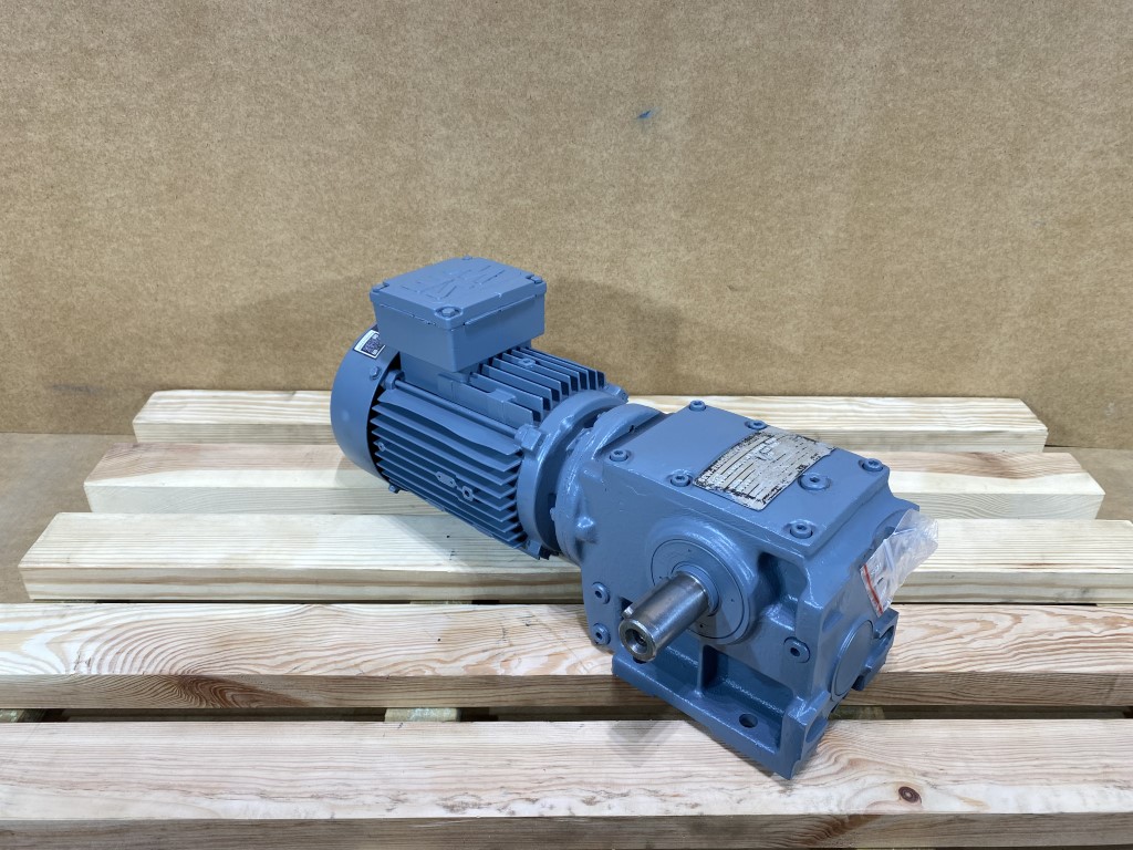 motoreduktor / przekładnia 0,75kW 28obr. 3fazowy SEW