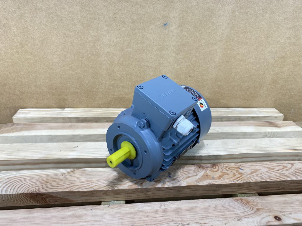 silnik elektryczny 0,75kW 1395obr. 3fazowy SIEMENS