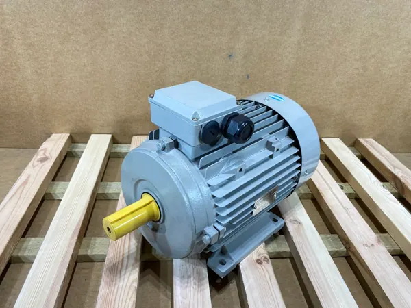 Silnik elektryczny 4kW 960obr. 3fazowy - zdjęcie 1