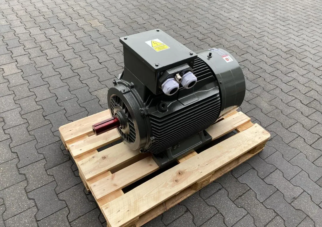 Silnik elektryczny 55kW 2960obr. 3fazowy
