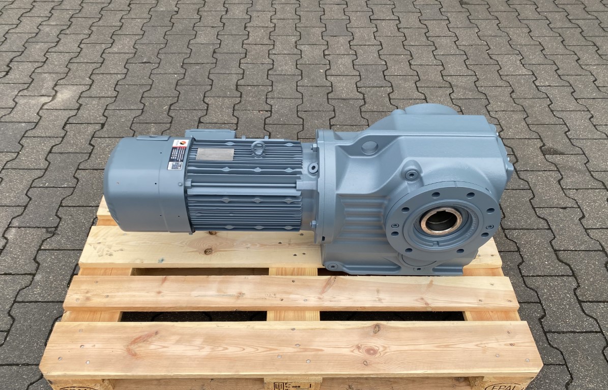 motoreduktor / przekładnia 7,5kW 65obr. HAMULEC SEW - zdjęcie 2