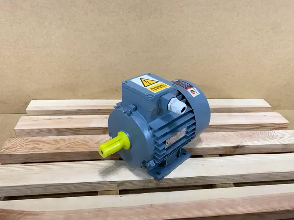 Silnik elektryczny 1,1kW 1410obr. 3fazowy - zdjęcie 1