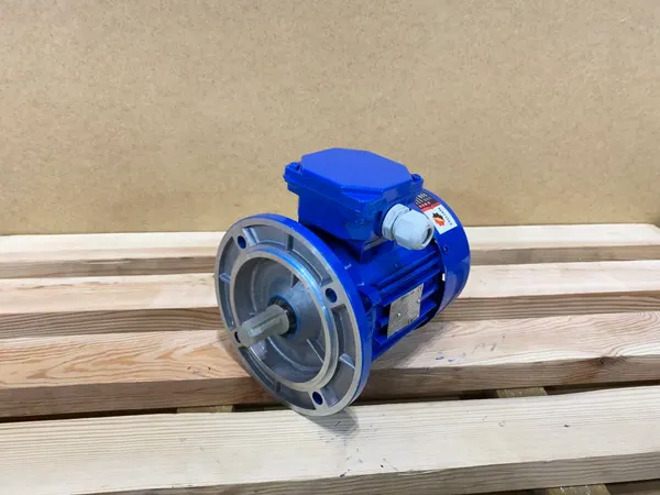 Silnik elektryczny 0,37kW 2800obr. 3fazowy BESEL - zdjęcie 1