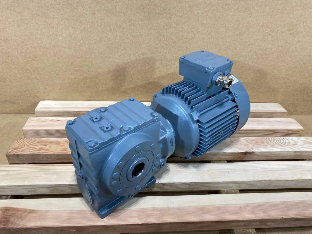 Motoreduktor / przekładnia 1,1kW 21obr. 3fazowy SEW