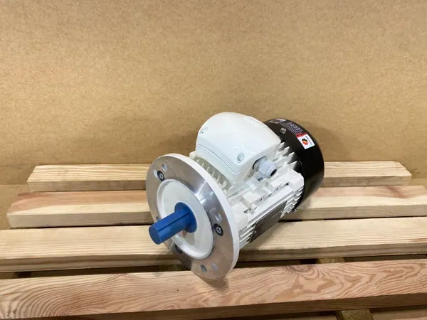 Silnik elektryczny 1,1kW 1436obr. 3fazowy IE3 - zdjęcie 1