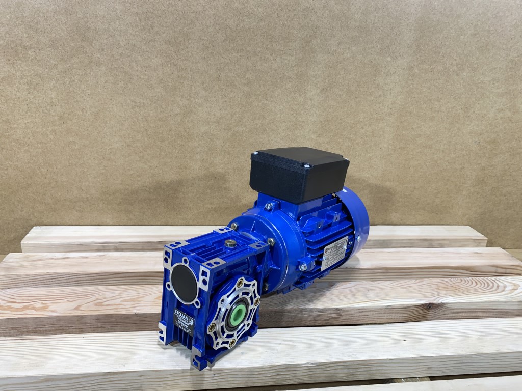 motoreduktor / przekładnia 0,75kW 90obr. 1fazowy 230V MASZYNKA DO MIĘSA