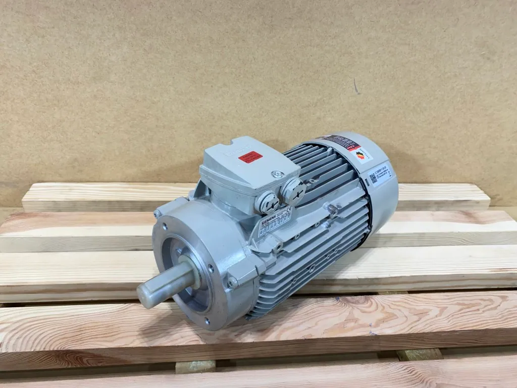 Silnik elektryczny 1,1kW 950obr. 3fazowy SIEMENS IE3