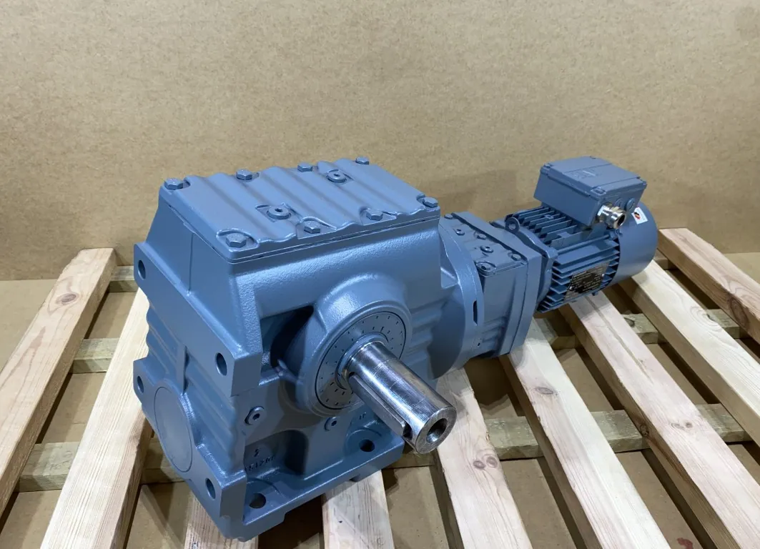 Motoreduktor / przekładnia 0,55kW 3,1obr. 3fazowy HAMULEC SEW