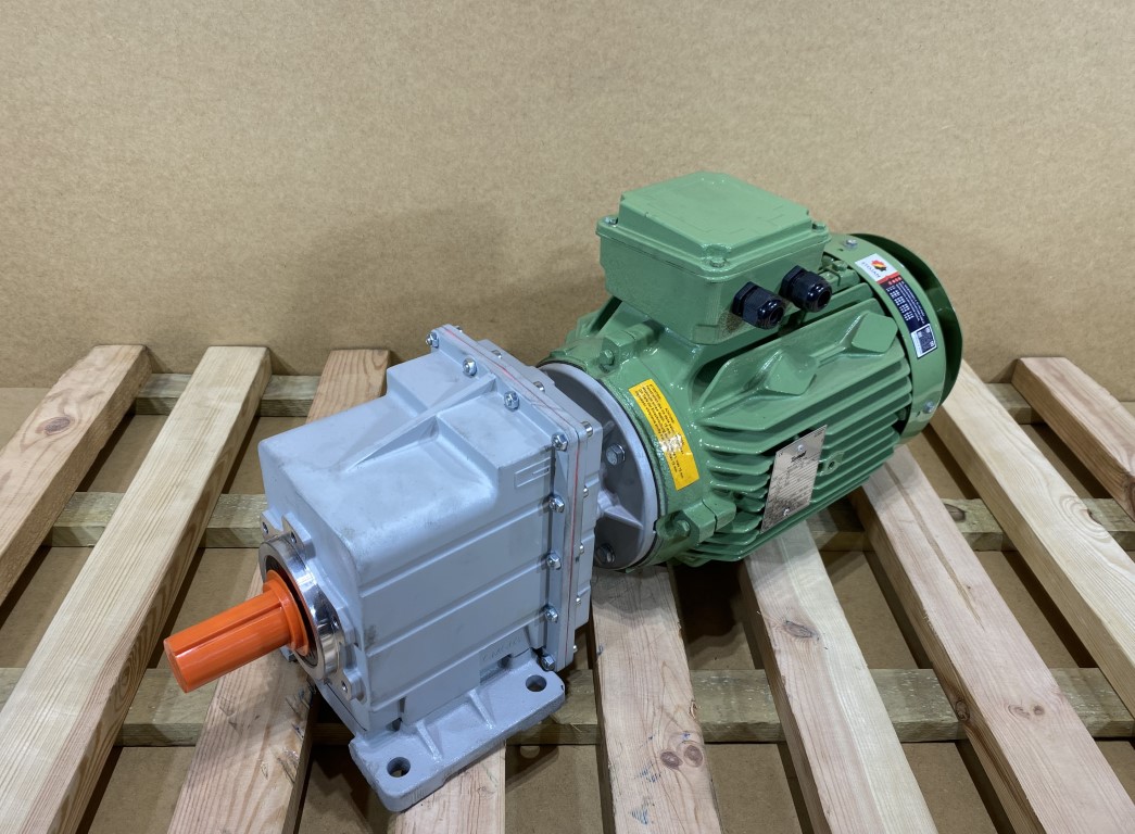 motoreduktor / przekładnia 3kW 363obr. 
