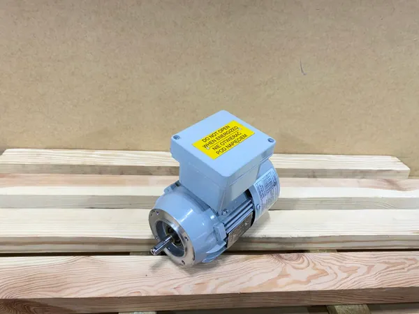 silnik elektryczny 0,25kW 2770obr. 3fazowy BESEL