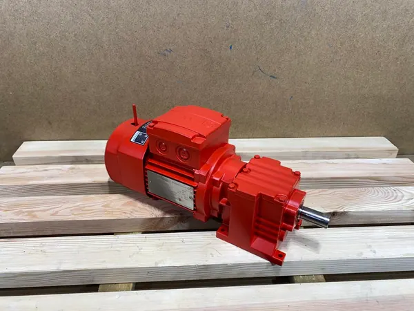 motoreduktor / przekładnia 0,25kW 45obr. 3fazowy HAMULEC SEW (cz)