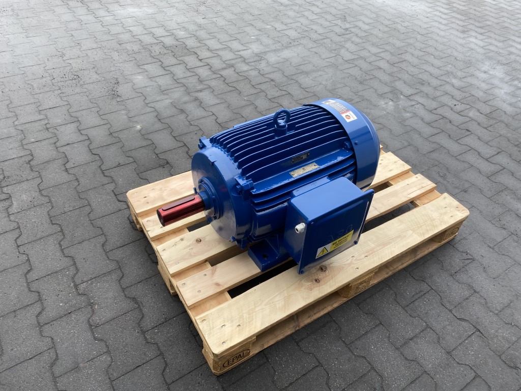 silnik elektryczny 45kW 1475obr. 3fazowy B3