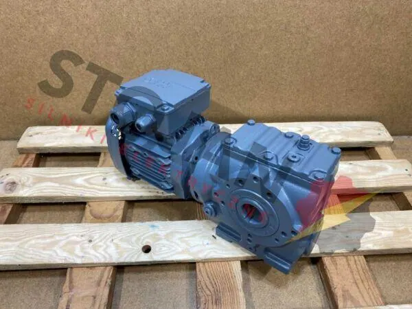 Motoreduktor / przekładnia 0,37kW 16obr. 3fazowy SEW - zdjęcie 1