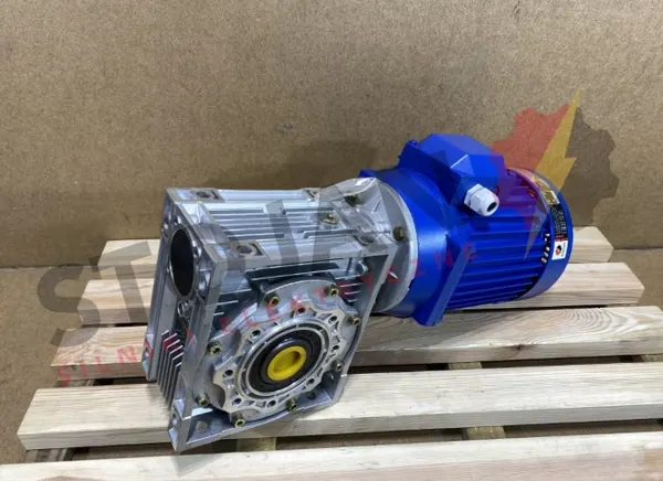 Motoreduktor / przekładnia 1,5kW 38obr. - zdjęcie 1