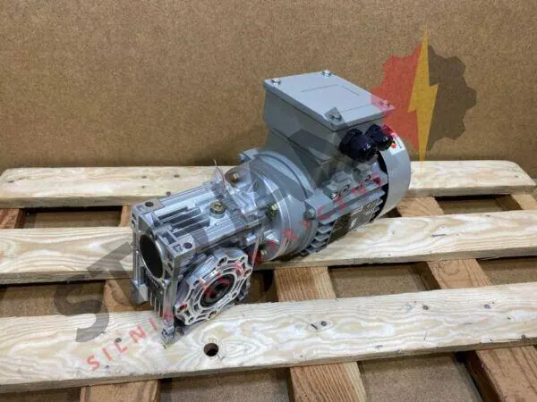 Motoreduktor / przekładnia 0,37kW 116obr. 3fazowy - zdjęcie 1
