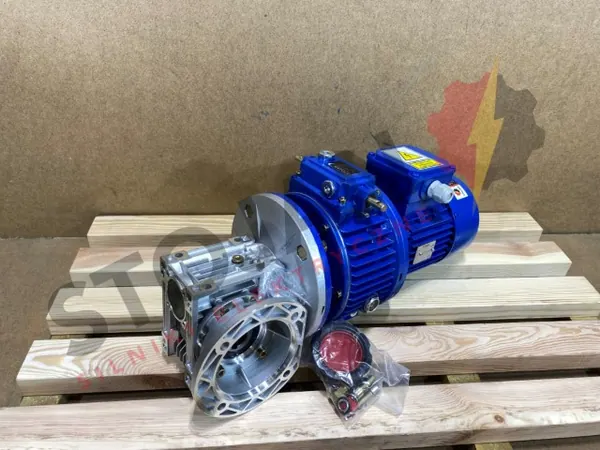 Motoreduktor / przekładnia 0,75kW 27-133obr. 3fazowy - zdjęcie 1