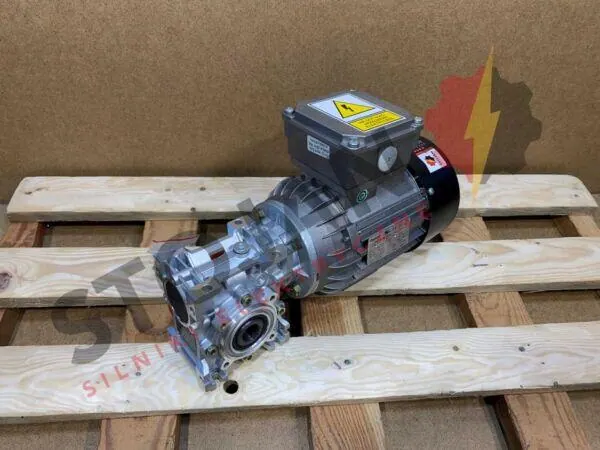 Motoreduktor / przekładnia 0,18kW 92obr. 3fazowy - zdjęcie 1