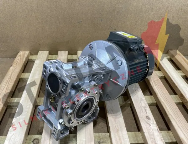 Motoreduktor / przekładnia 3kW 142obr. - zdjęcie 1