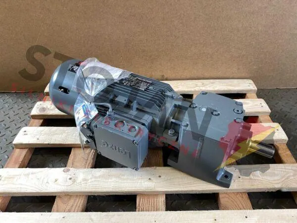 Motoreduktor / przekładnia 1,5kW 134,5obr. HAMULEC Lenze - zdjęcie 1