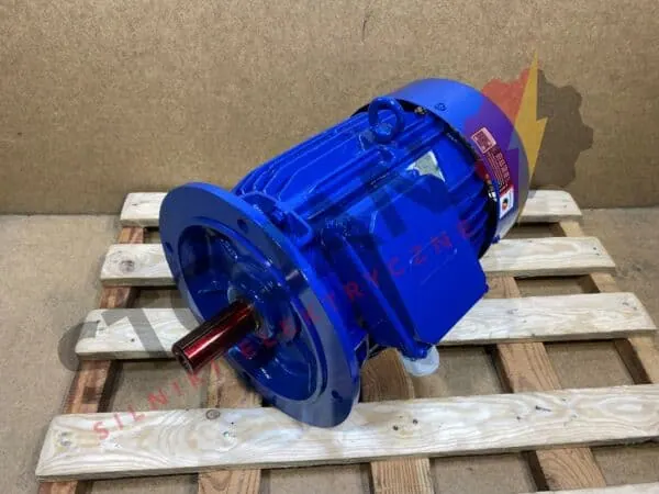 Silnik elektryczny 4kW 950obr. 3fazowy INDUKTA - zdjęcie 1