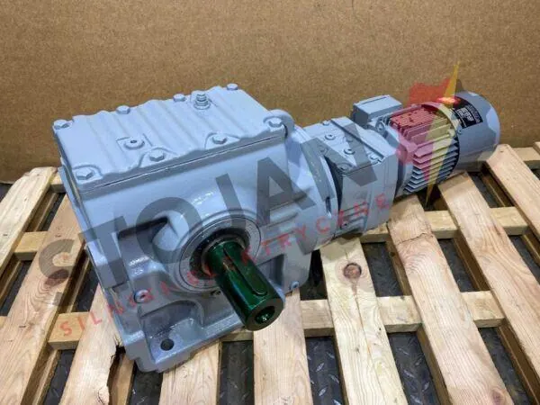 Motoreduktor / przekładnia 0,15kW 0,5obr. 3fazowy SEW - zdjęcie 1