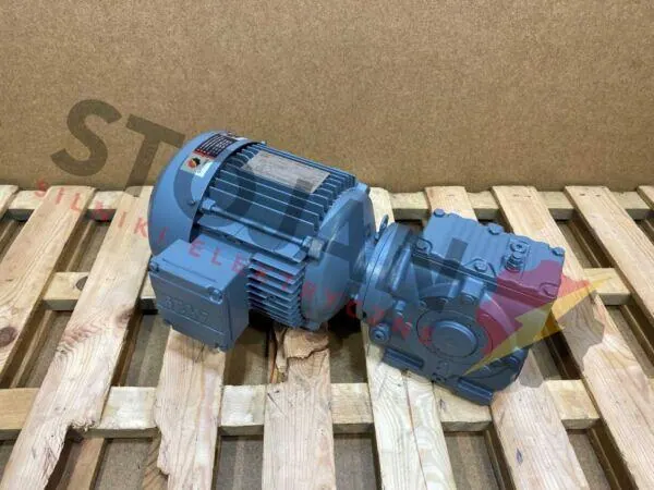 Motoreduktor / przekładnia 1,1kW 79obr. 3fazowy SEW - zdjęcie 1