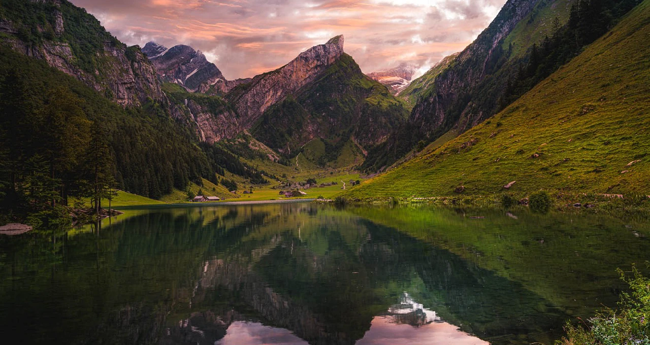 Mountain Majesty: Stunning Mountain Sunset Spots