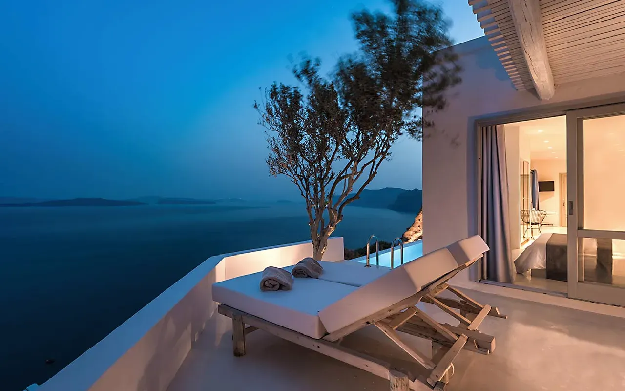 Andronis Luxury Suites, Oia: A Deep Dive into Elegance