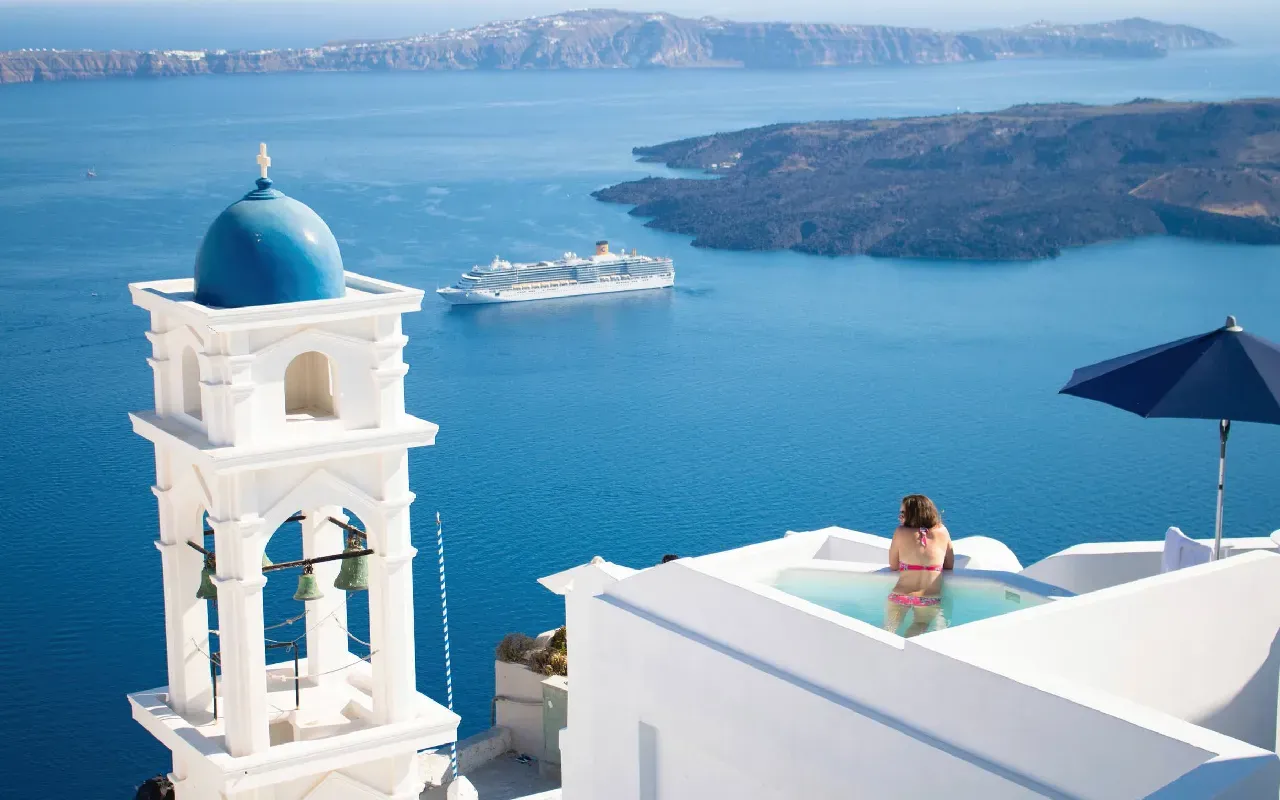 Iconic Santorini, Imerovigli: A Haven of Calm with Stunning Views