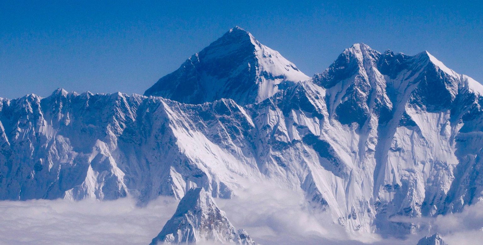Mount Everest: Deadly Dreams on the Roof of the World