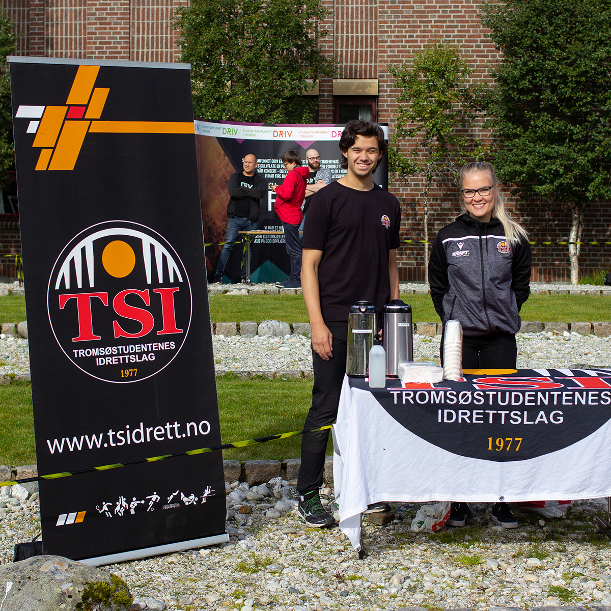 TSI_stand