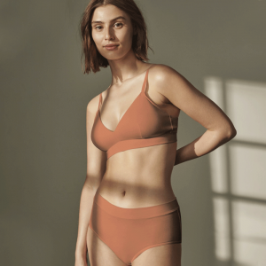 Cotton Boxer Jenny Skavlan, Earth