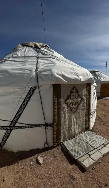 Yurt camp and Guest house Ailuu