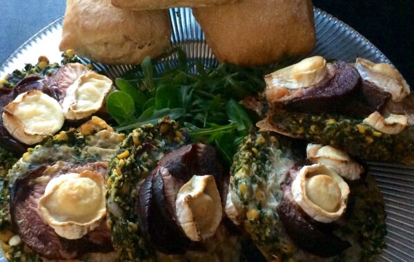 Superfood burger Recipe with beetroot and goats cheese