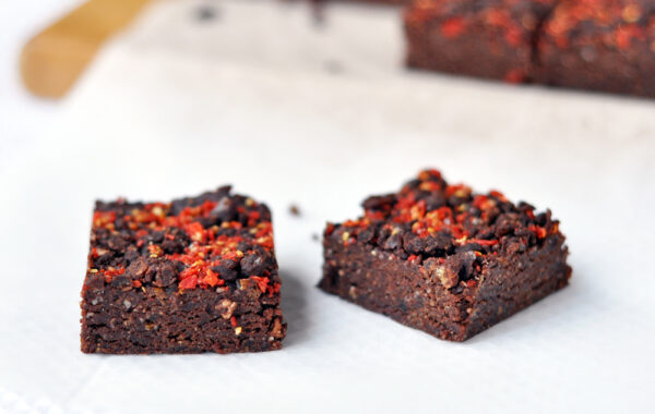 Chocolate orange goji bites – no cook traybake recipe