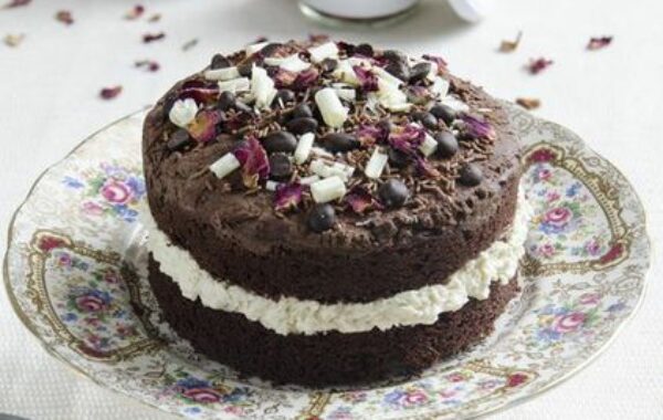 Double chocolate Cake with vanilla rose cream Recipe