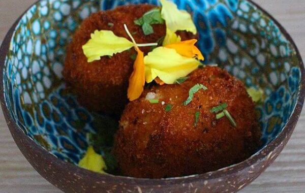 Cubeb pepper crispy eggs recipe