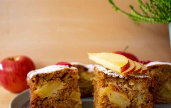 Niki’s Spiced Apple Cake Recipe