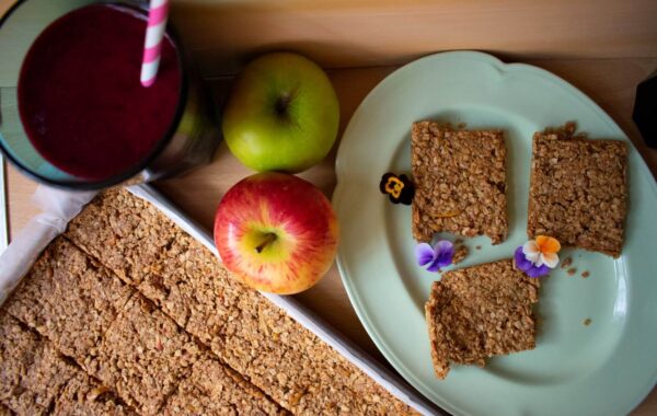 Apple, Cinnamon & Maca Energy Bars Recipe