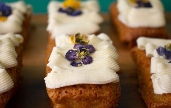 White Chocolate & Vanilla Mini Fancies