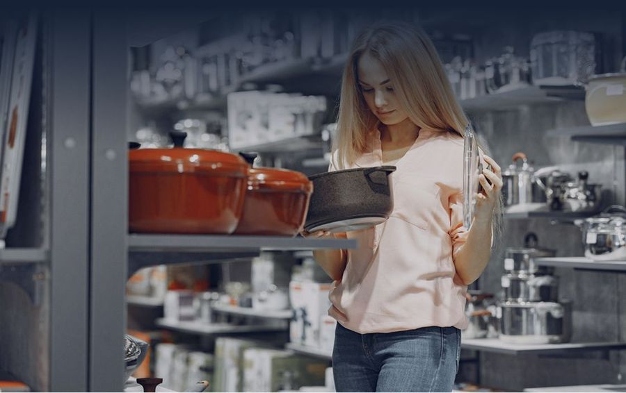 Женщина в магазине 