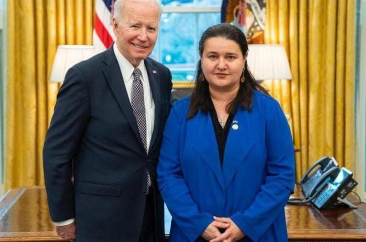 Zelenskyj vymenoval Oksanu Markarovov&uacute; za svoju poradkyňu pre obnovu a invest&iacute;cie.