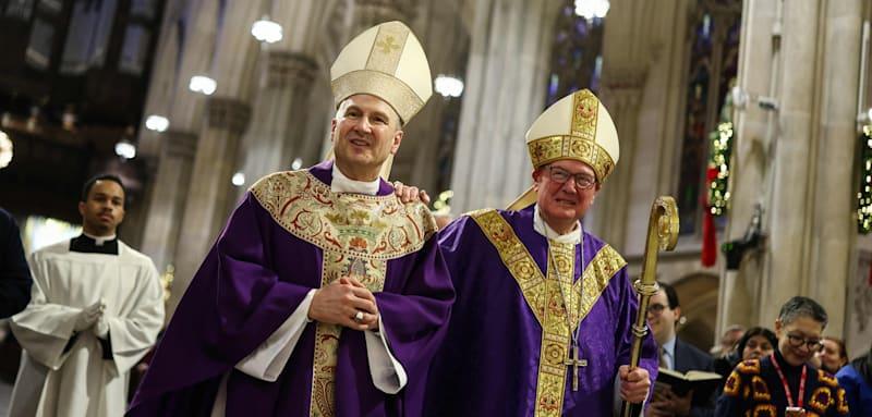 Der Erzbischof, der f&uuml;r den Papst in den Kulturkampf gegen Trump zieht

J.D.

#Der #Erzbischof