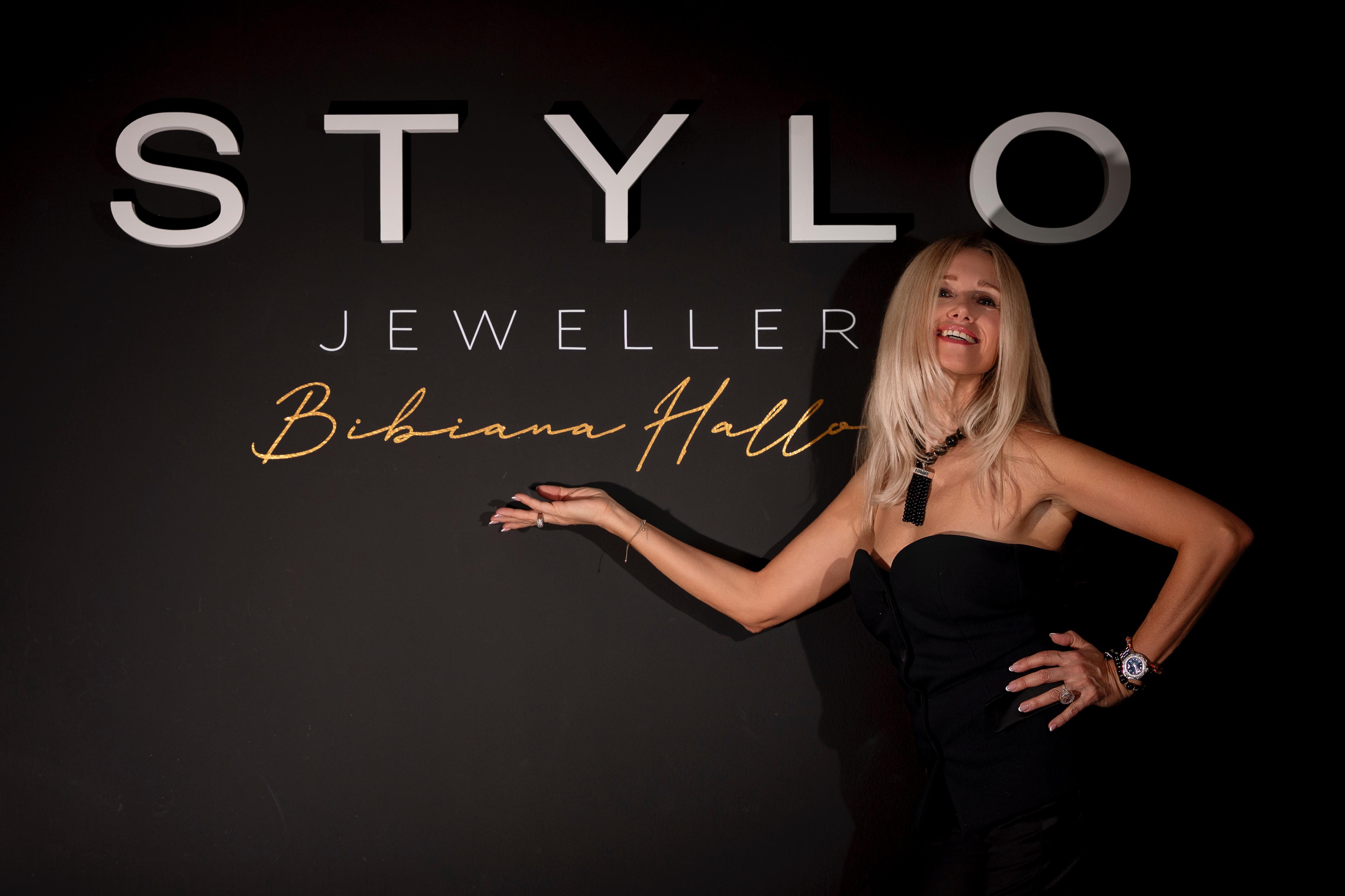Bibiana Hallova cover photo