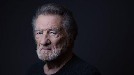 Eddy Mitchell et Universal condamnent le d&eacute;tournement antis&eacute;mite du tube "Couleur