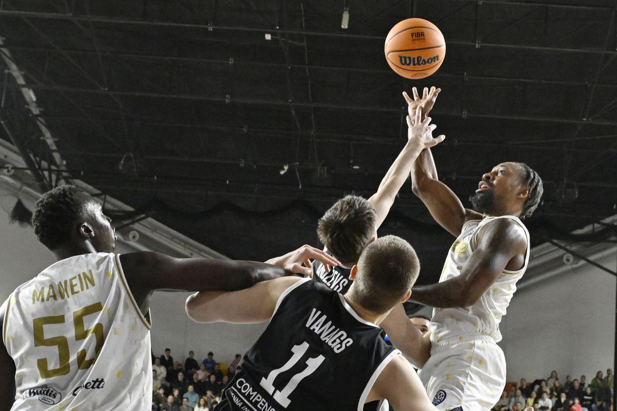 Niečo tak&eacute; slovensk&yacute; klub e&scaron;te nedok&aacute;zal. Rozpr&aacute;vka pokračuje,